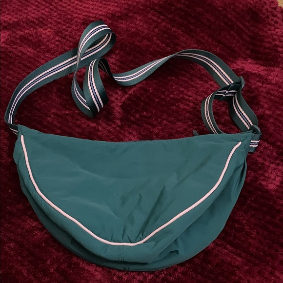 Uniqlo Dark Green Crossbody Bag - Picture 2 of 11